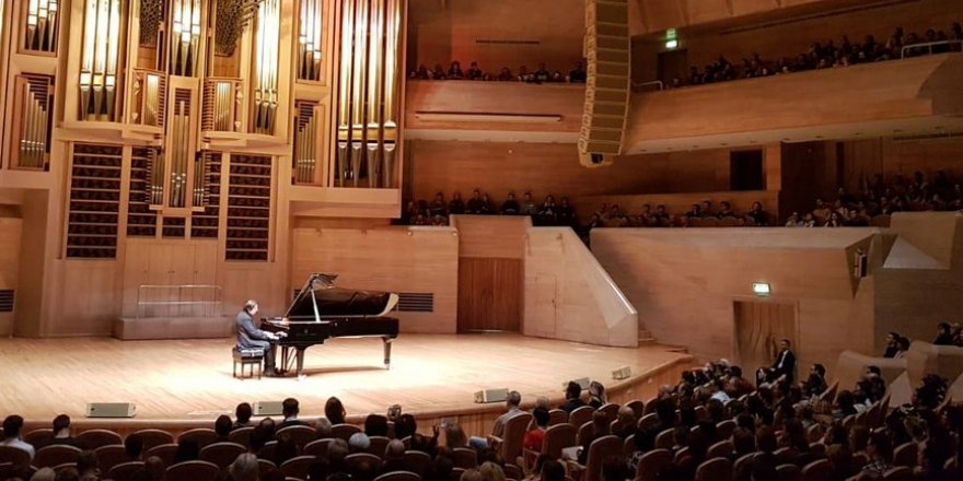 Известный турецкий пианист Фазиль Сай дал концерт в Москве