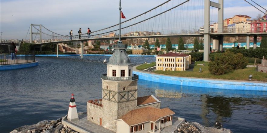 Из-за коронавируса закрываются туристические объекты в Стамбуле