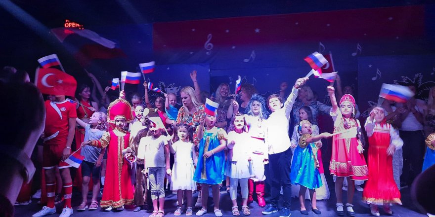 День России отметили в Анталье фестивалем и акциями