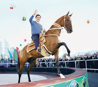 Туркменская делегация отправилась в Турцию перенимать опыт коневодства