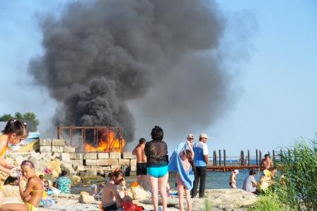 На пляже в Анталии прогремел взрыв