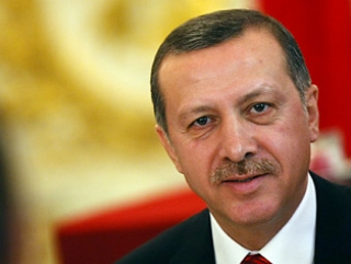 Премьер-министр Турции выступил в Египет с исторической речью