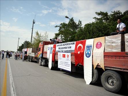 В Турции продолжается кампания по сбору помощи Сомали