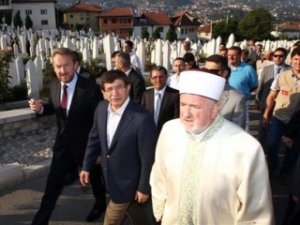 Глава МИД Турции находится в Сараево