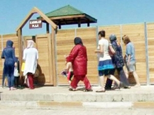 «Топлес» скандал на пляже Кадынлар в Анталии