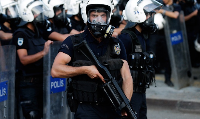 Полномочия полицейских Турции расширяются