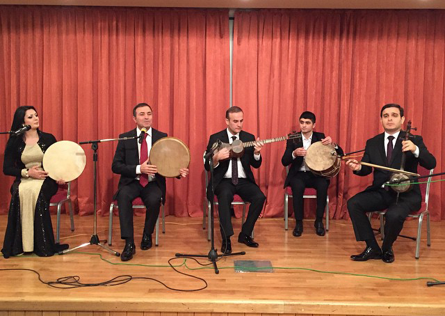 Народная музыка Азербайджана прозвучала в Турции