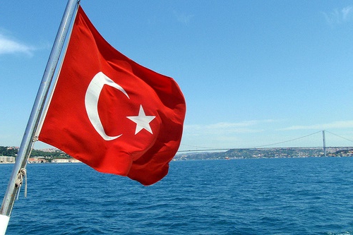Турецкий флаг стал символом поддержки угнетенных народов