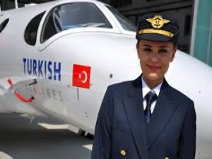 «Turkish Airlines» нанимает 2000 бортпроводников и 500 пилотов 