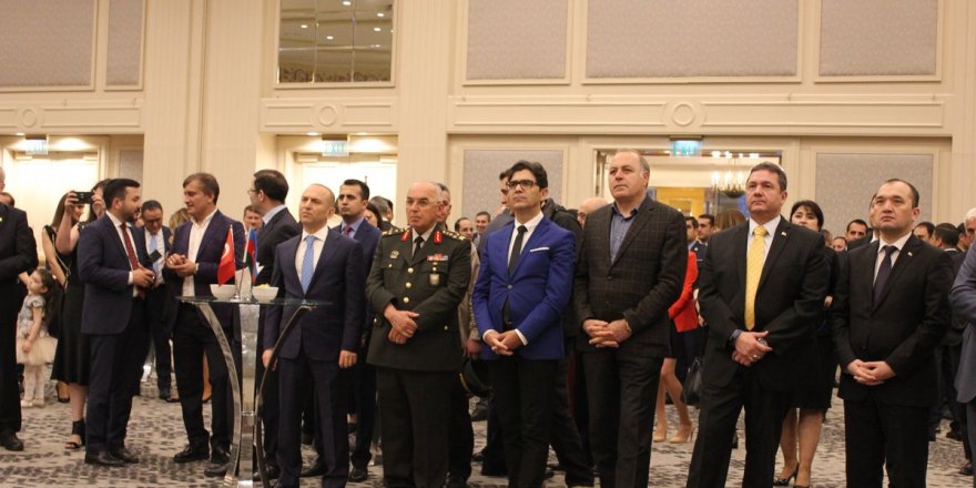 Азербайджан отмечает 101-ю годовщину создания первой республики