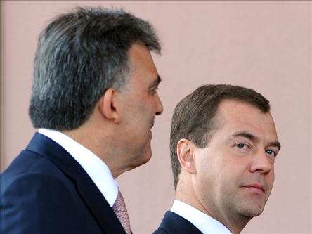 Состоялась встреча между президентом Гюлем и президентом Медведевым