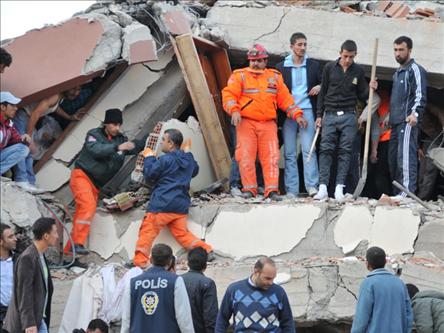 Жертвы землетрясеня - 582 человек