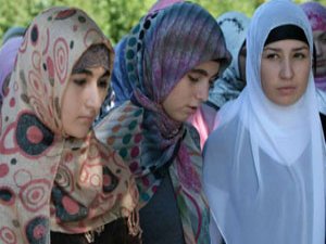 В Швецарии школницы смогут носить хиджаб