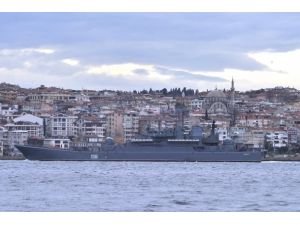 Российские военные корабли прошли через Босфор