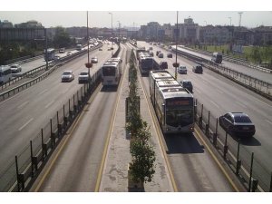 Для пожилых жителей Стамбула введен бесплатный проезд в транспорте