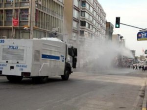 Жители Турции протестуют против террора 