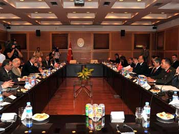 В Анкаре завершился саммит представителей Турции, США и Ирака