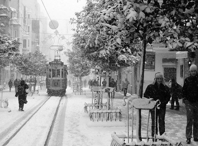 В Стамбуле сильный снегопад