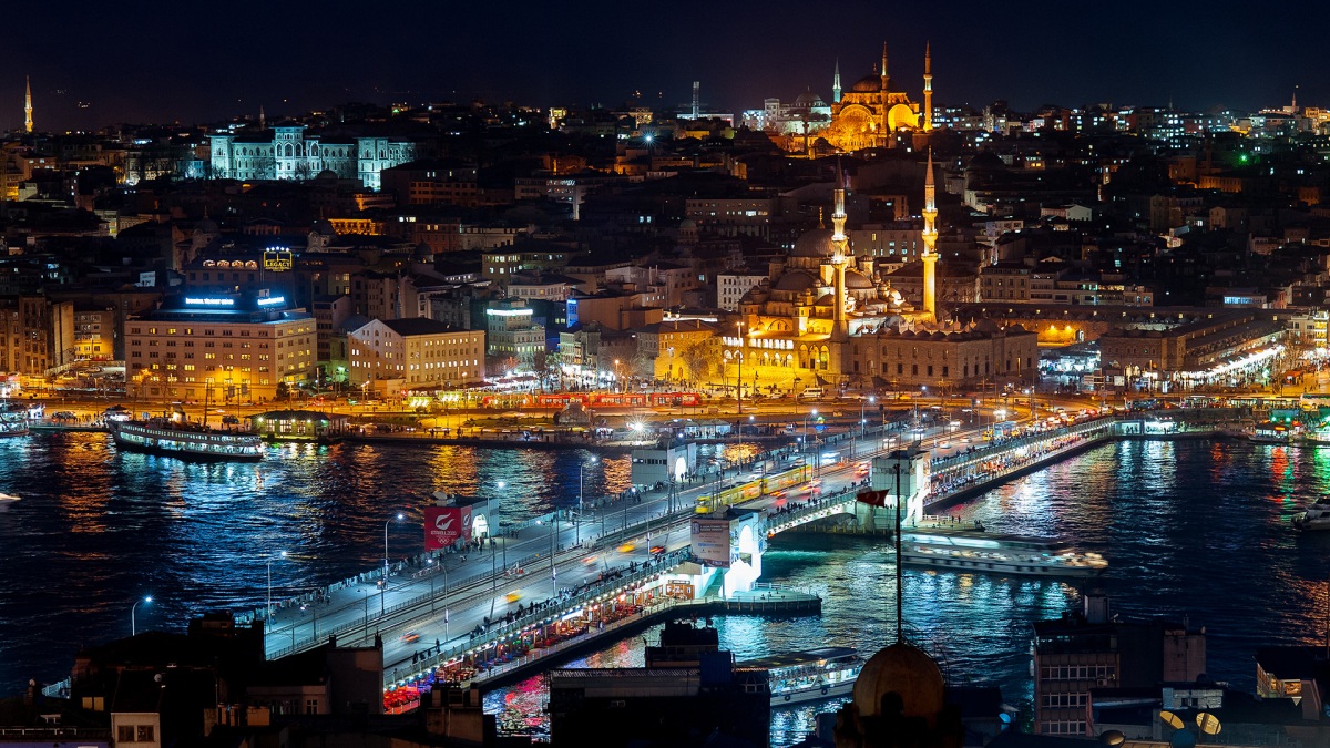 Стамбул привлекает туристов