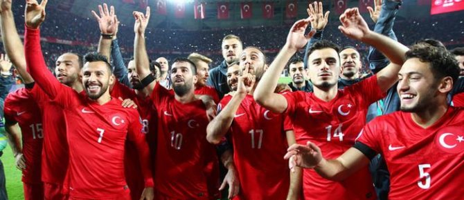 Сборная Турции вышла на Евро-2016
