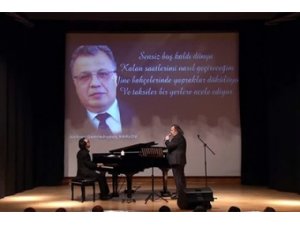 Память российского посла A. Карлова почтили на концерте в Анкаре