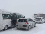 Дорога между Бурсой и Измиром закрыта из-за снежной бури