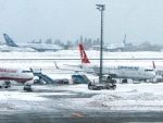 Из-за сильного снегопада в аэропорту Стамбула отменены все рейсы