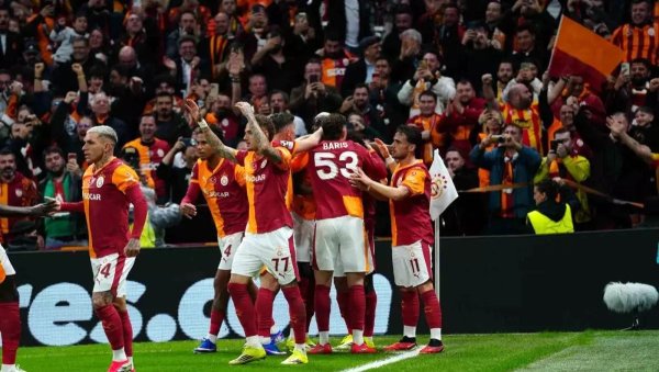 galatasaray-istanbul-turkey-001.jpg
