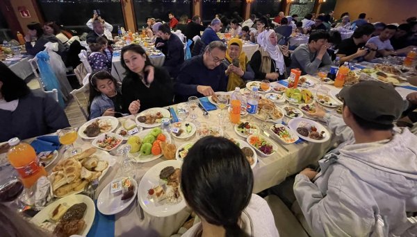 kirgiz-iftar-istanbul.jpg